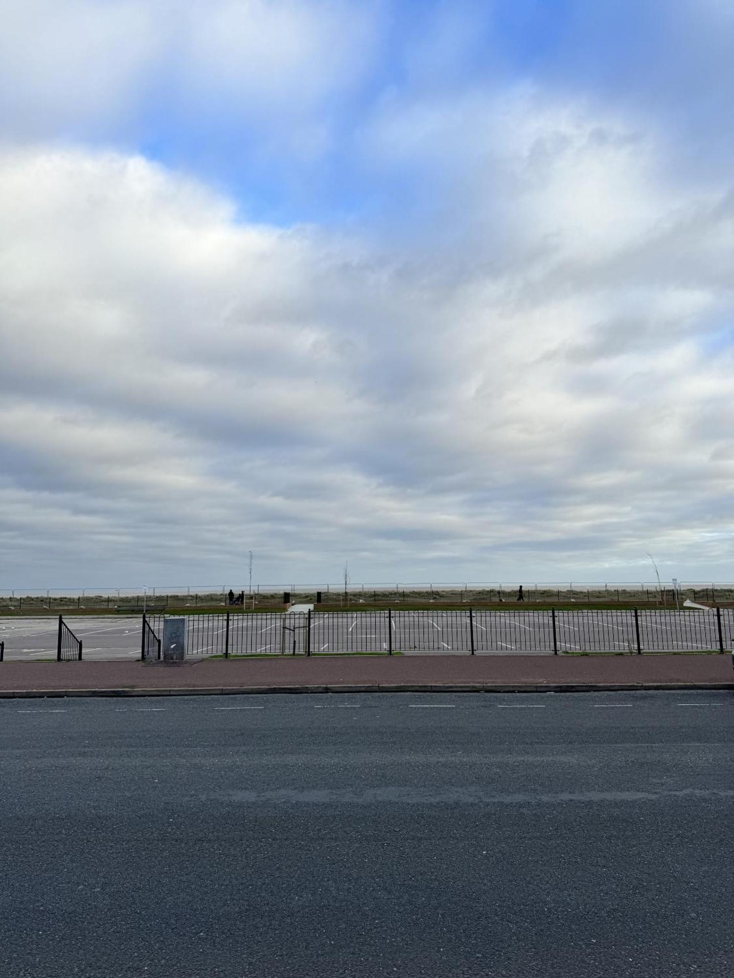The Majestic Bed and Breakfast Great Yarmouth Exteriör bild