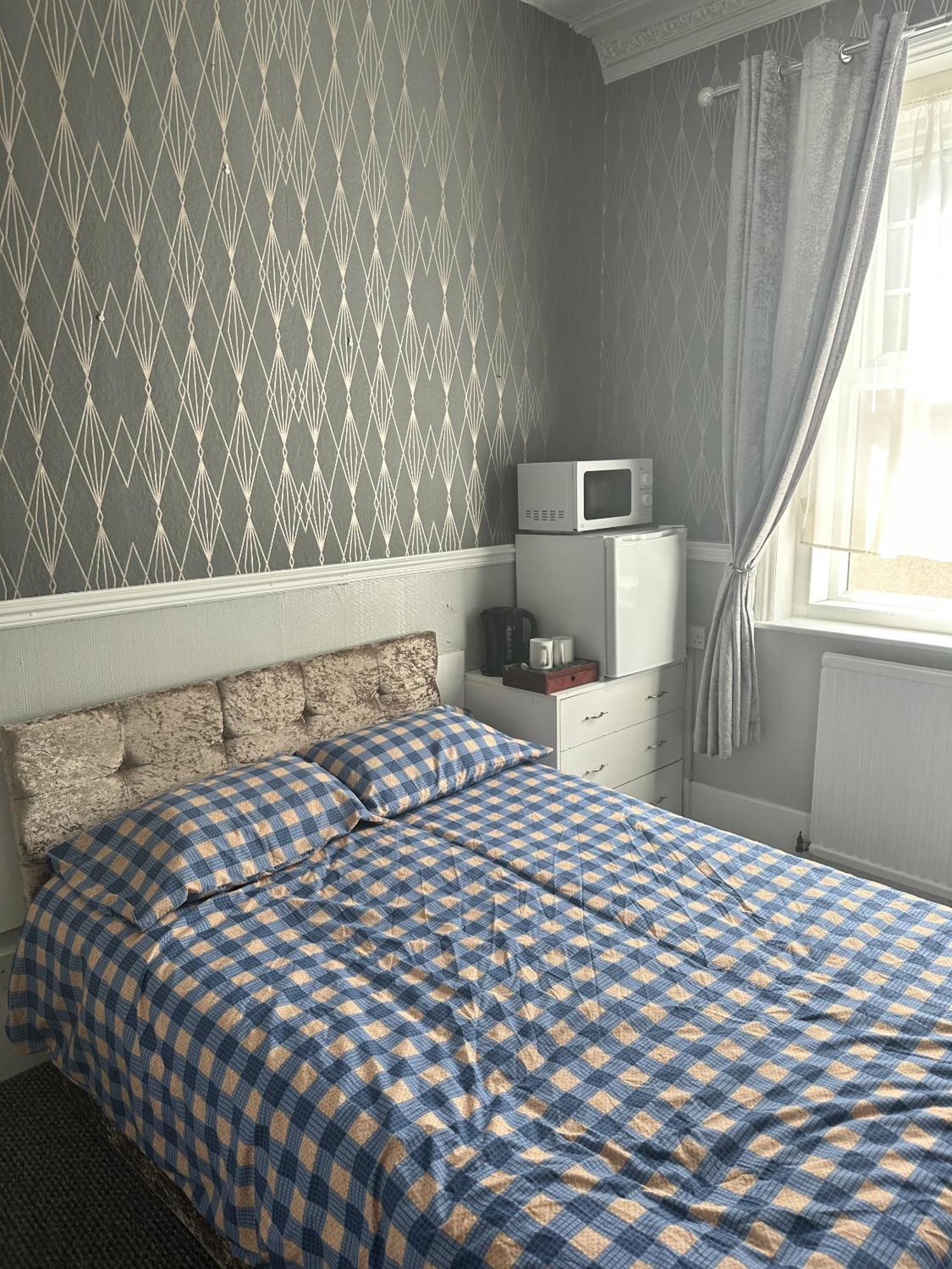 The Majestic Bed and Breakfast Great Yarmouth Exteriör bild