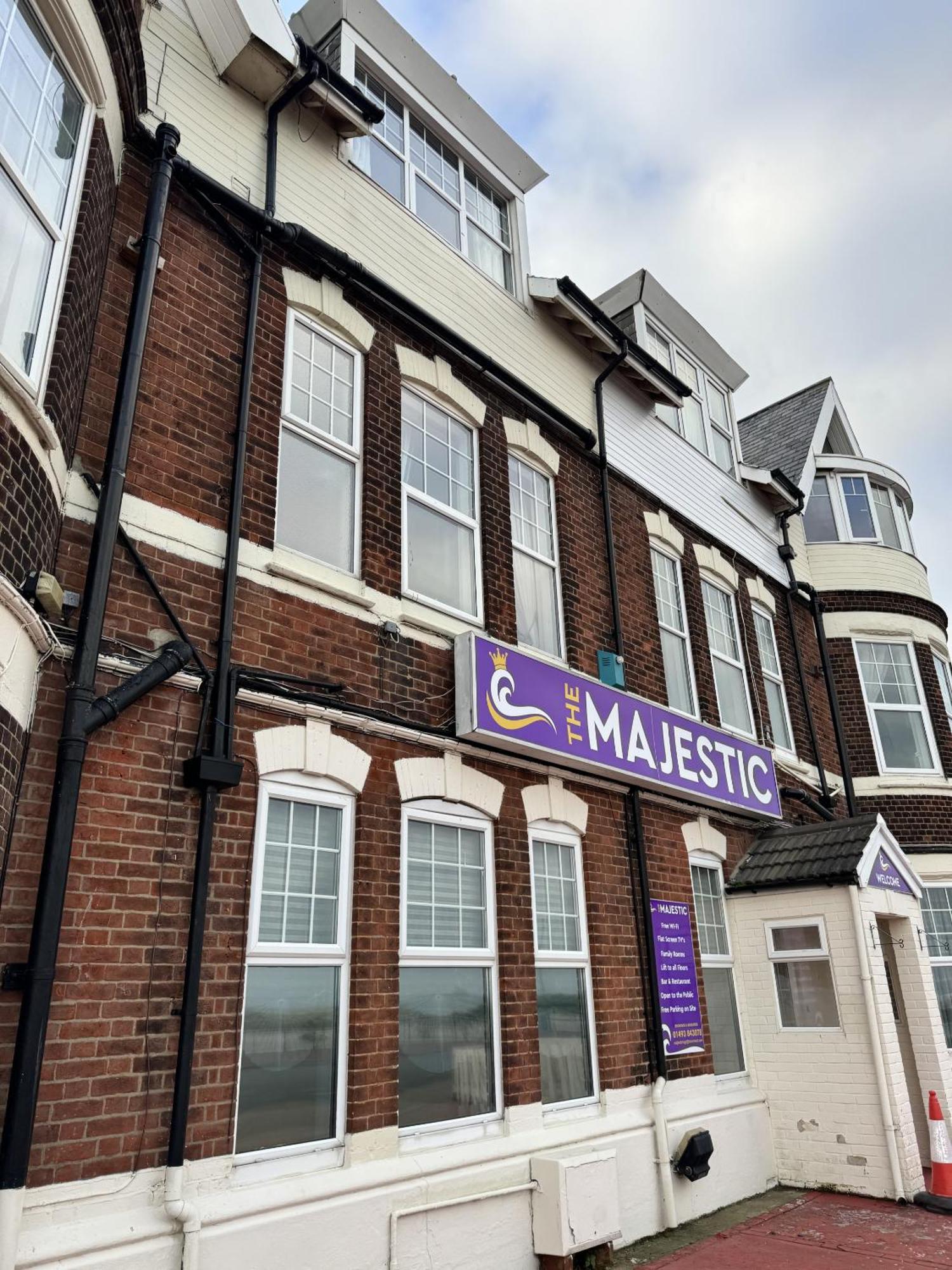 The Majestic Bed and Breakfast Great Yarmouth Exteriör bild