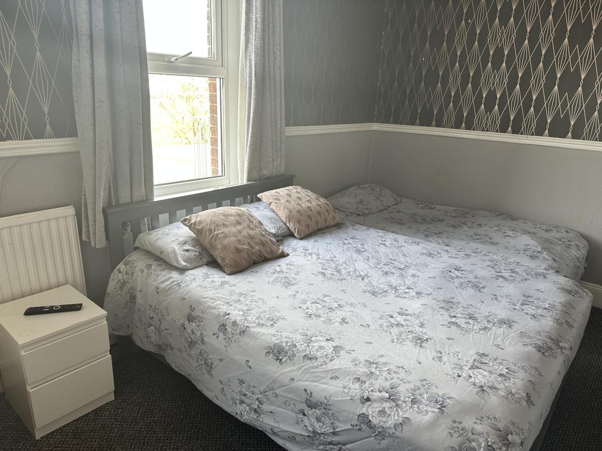 The Majestic Bed and Breakfast Great Yarmouth Exteriör bild