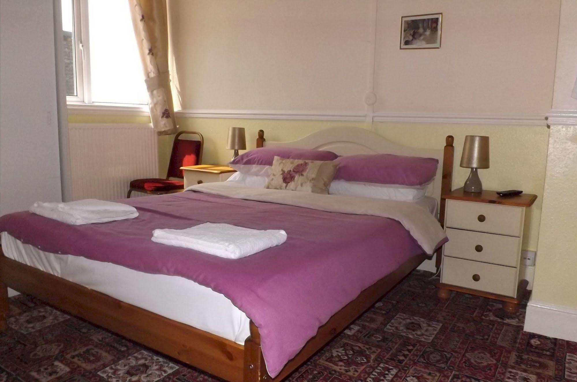 The Majestic Bed and Breakfast Great Yarmouth Exteriör bild