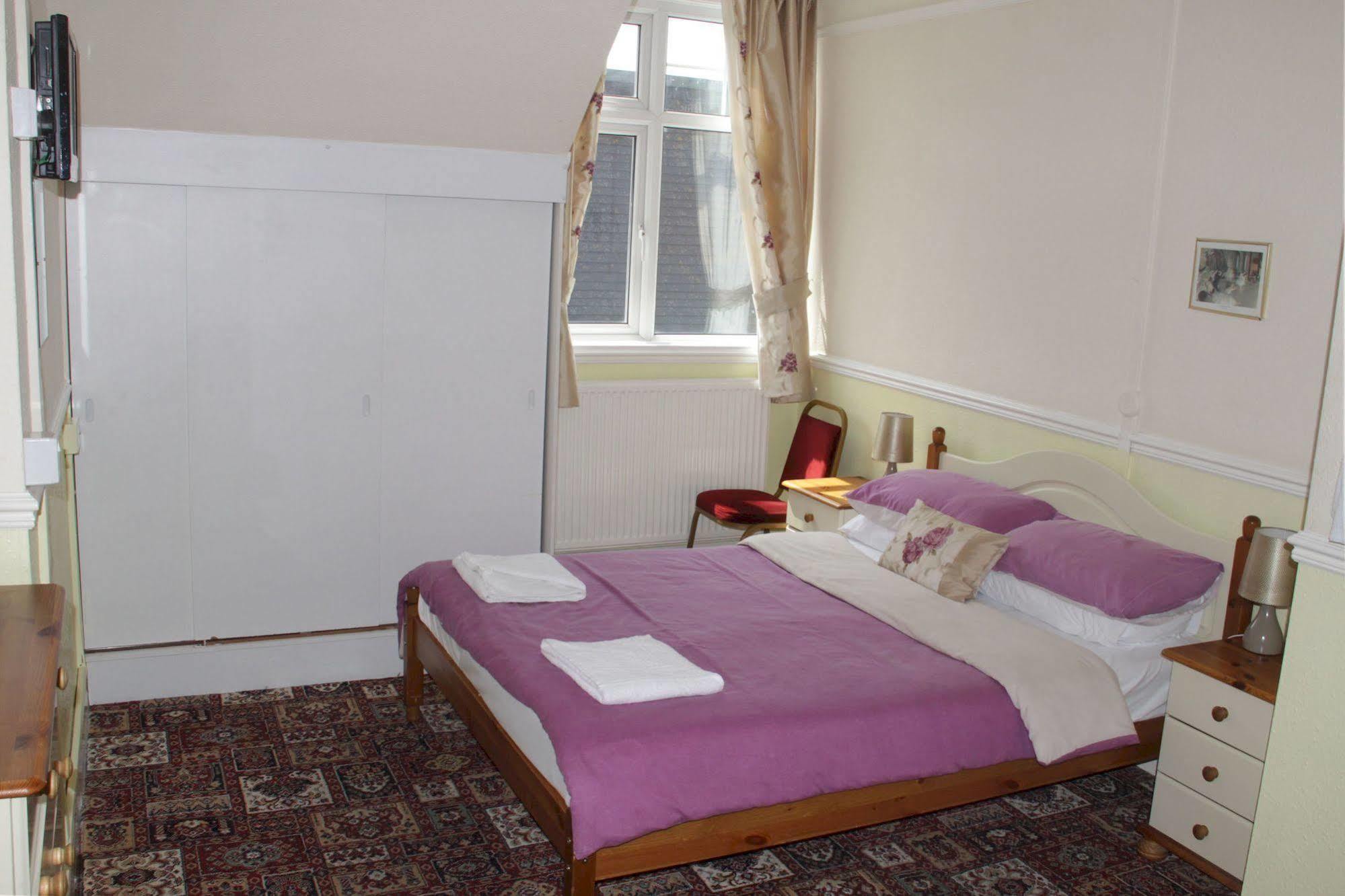 The Majestic Bed and Breakfast Great Yarmouth Exteriör bild