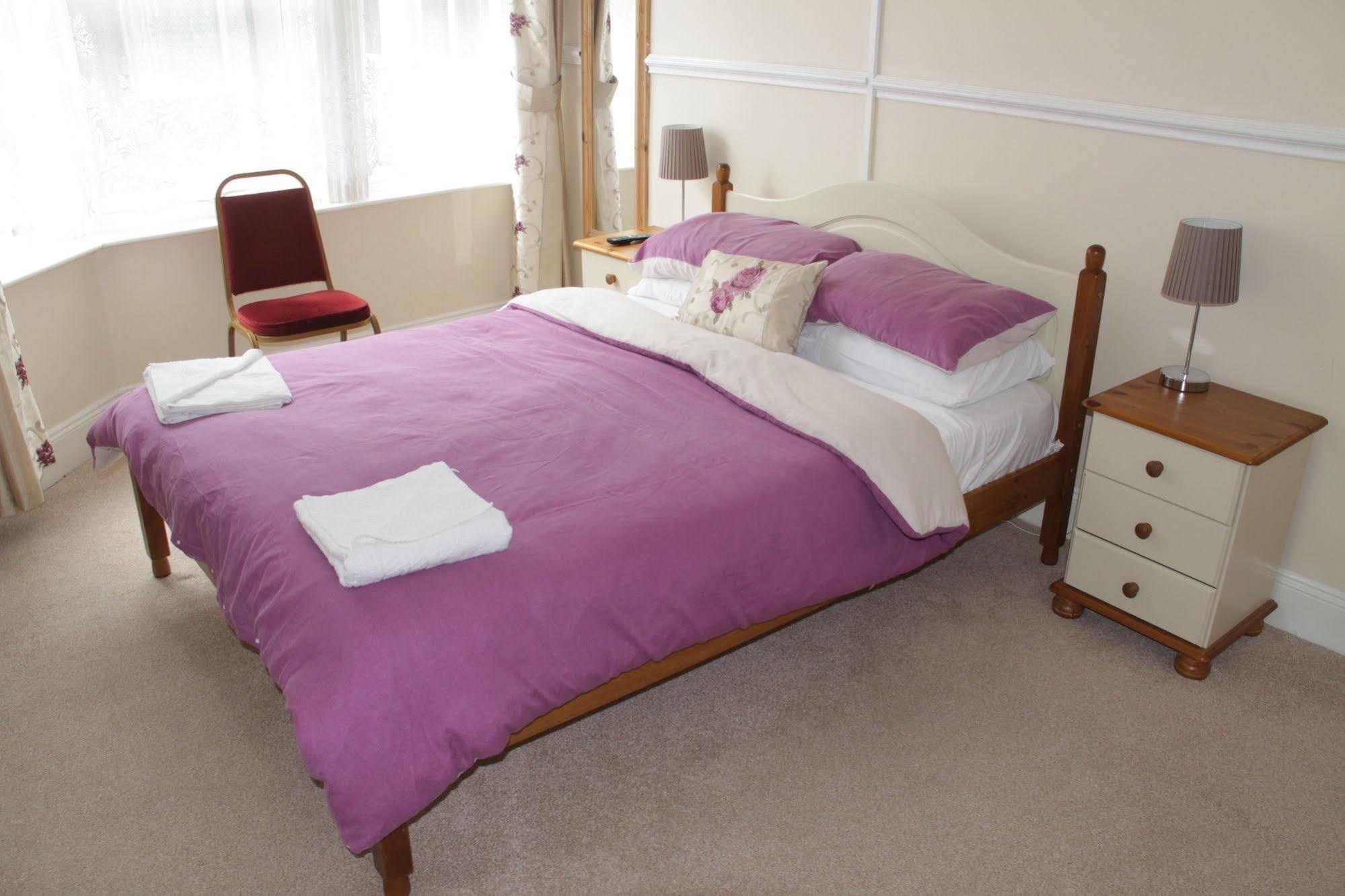 The Majestic Bed and Breakfast Great Yarmouth Exteriör bild