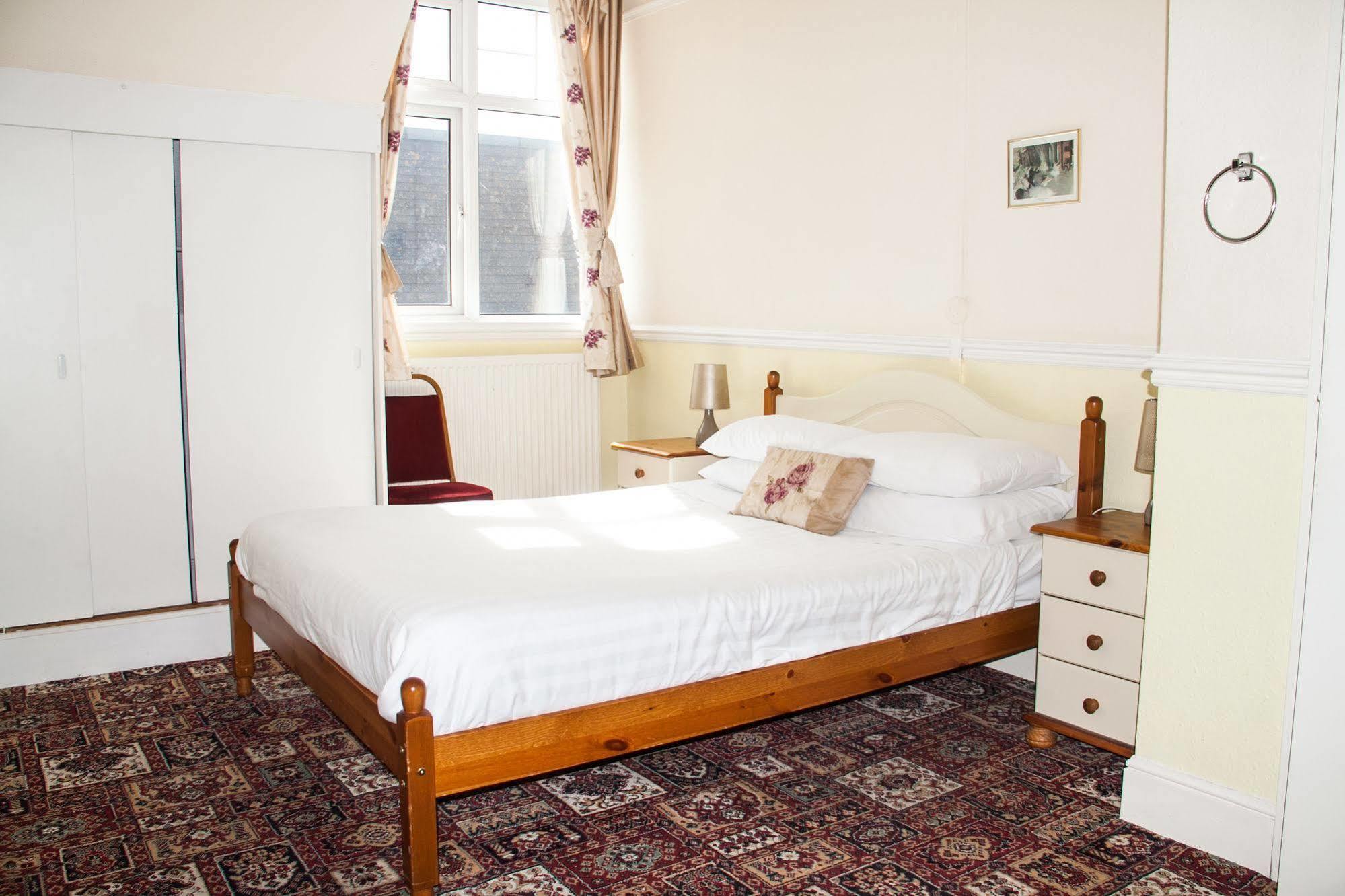 The Majestic Bed and Breakfast Great Yarmouth Exteriör bild