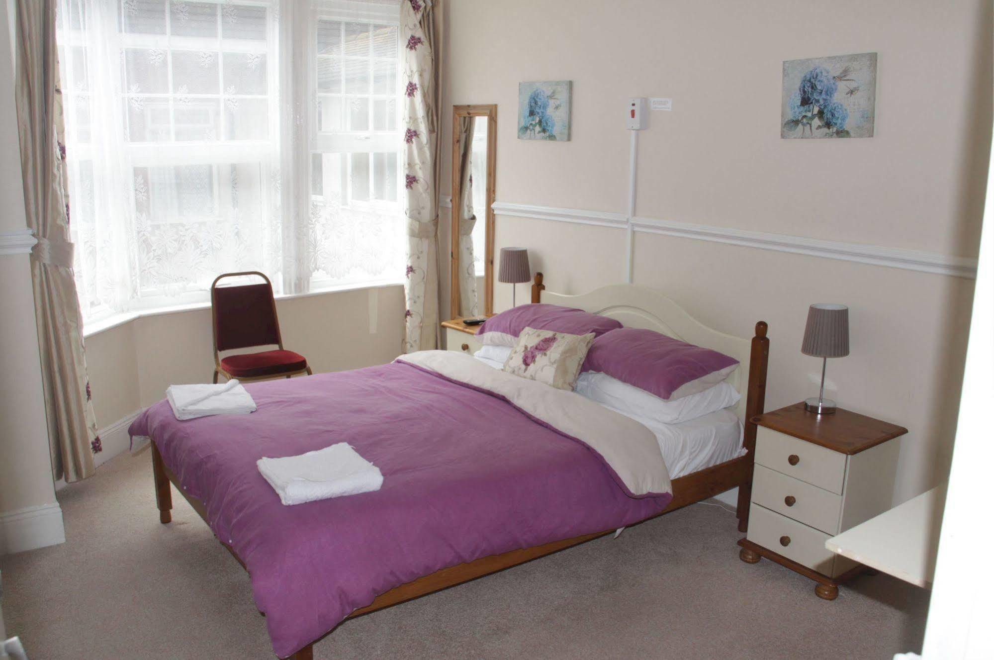 The Majestic Bed and Breakfast Great Yarmouth Exteriör bild